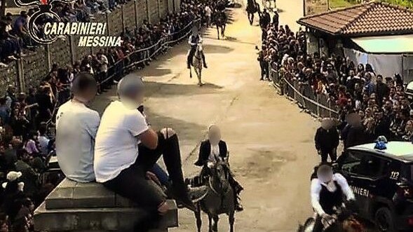 corse clandestine di cavalli